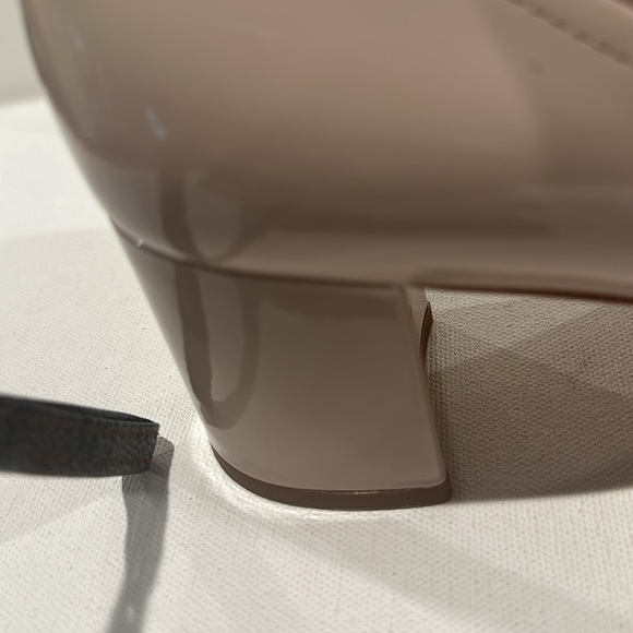 NWOB Kate Spade Beverly Bow Tusk Pattern Pumps with 2” heels. - Picture 5 of 11